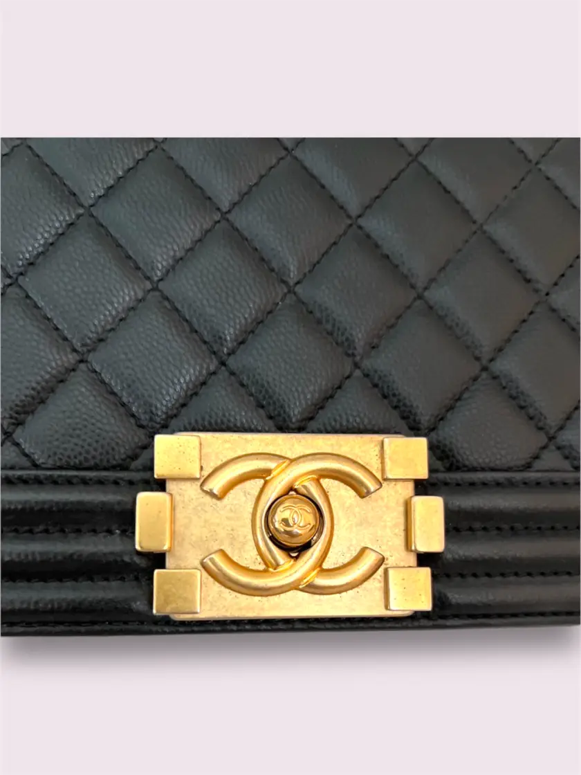 Chanel Boy 10 Caviar GHW Holo 23