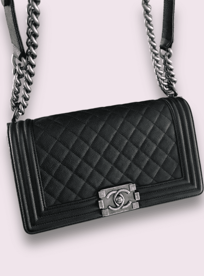 Chanel boy 10 Black caviar holo 23 RHW